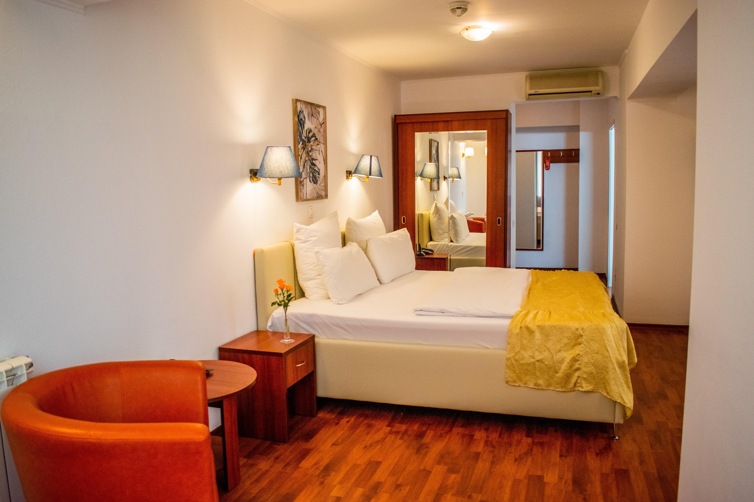 Atrium City Center 4*