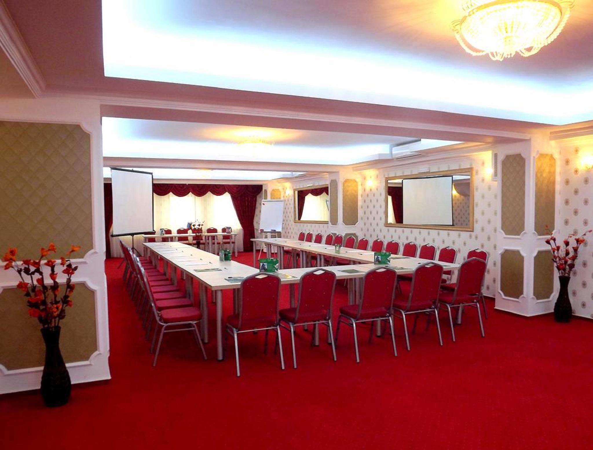 West Plaza 3* Bucureşti