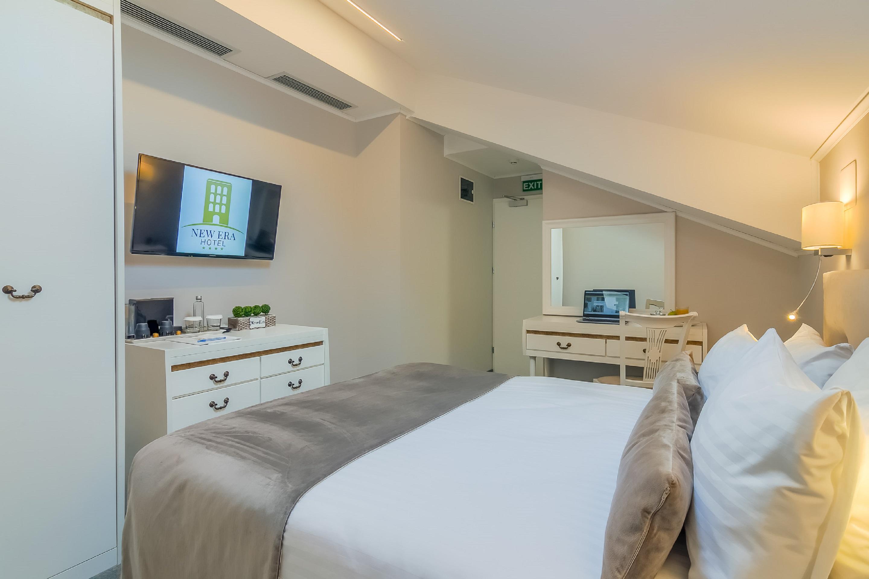 New Era Old Town Parking With Fee Nearby Hotel Bucureşti