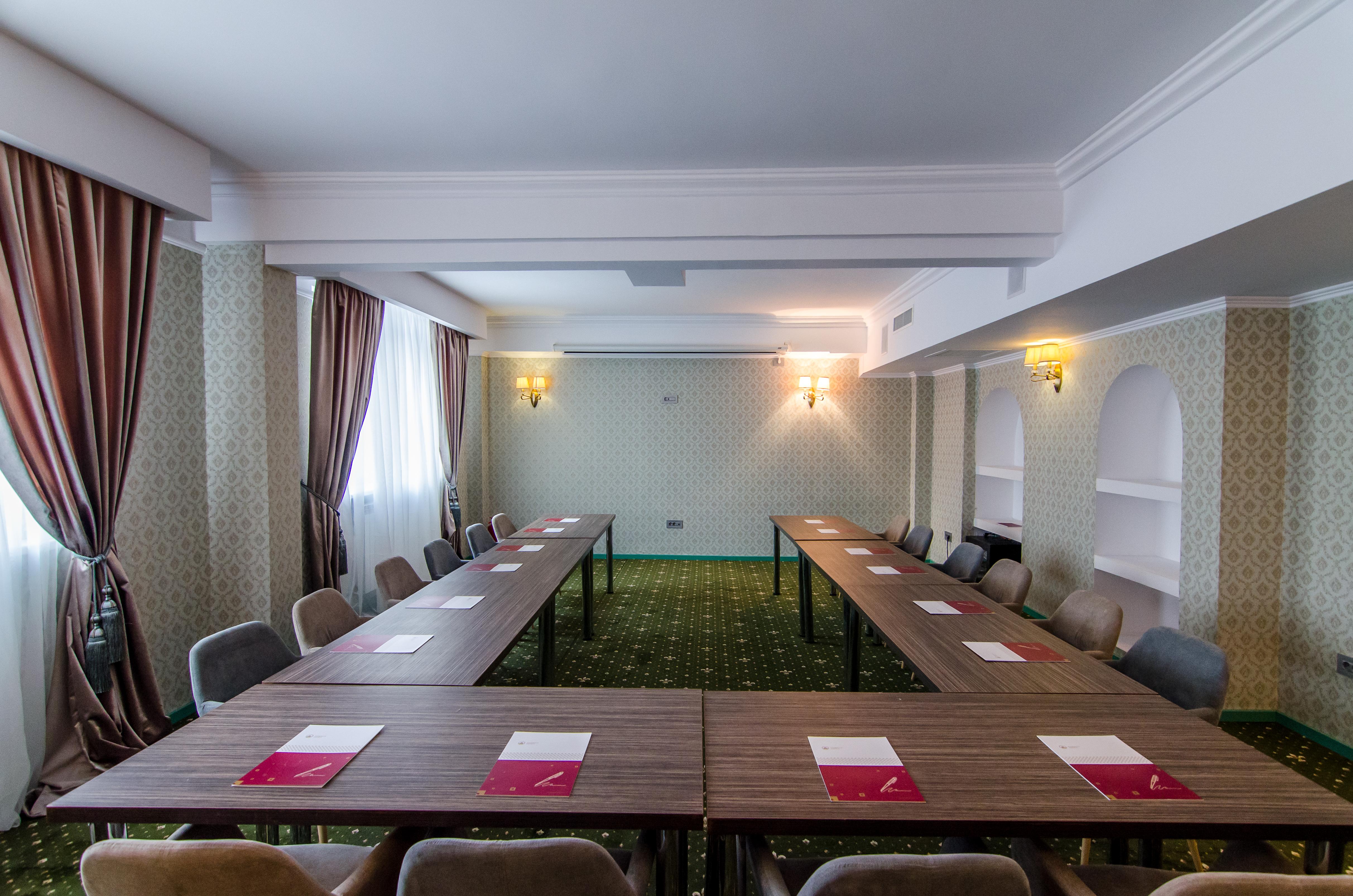 Lido By Phoenicia Hotel 4*