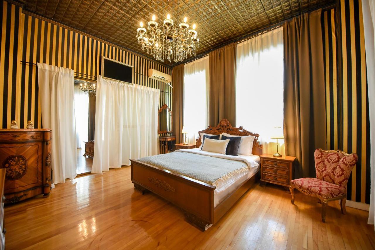 Apartment The Museum - Wonderful Super Central Bucharest