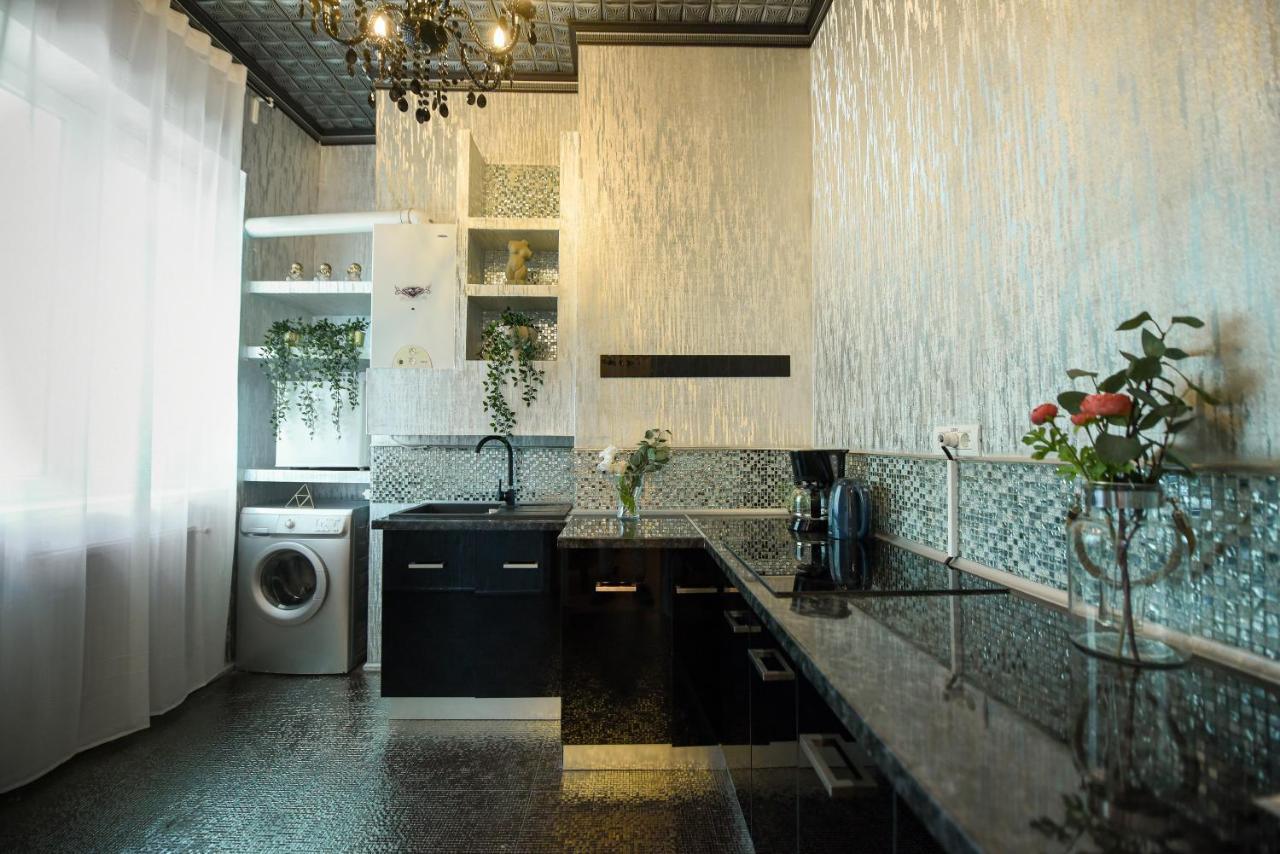 The Museum - Wonderful Super Central Apartment Bucharest