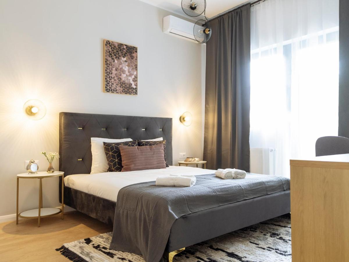 Apartment Bright 3br Flat - Location - View Balcony