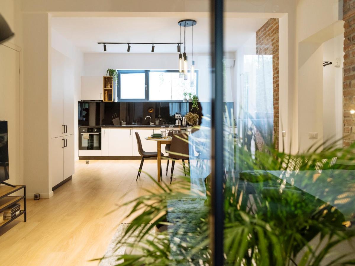Bright 3br Flat - Location - View Balcony Apartment *