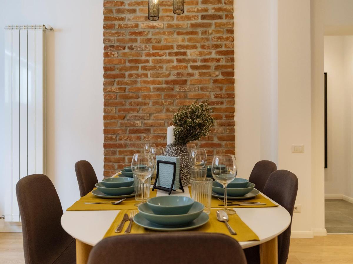 Bright 3br Flat - Location - View Balcony Apartment