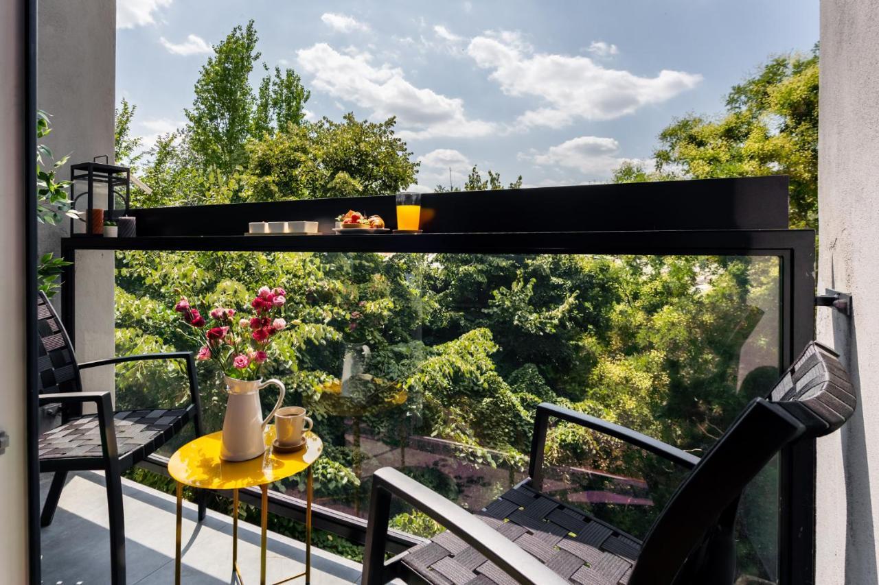 Bright 2br Flat - Location - Views *