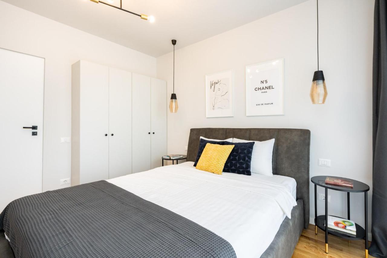 Bright 2br Flat - Location - Views