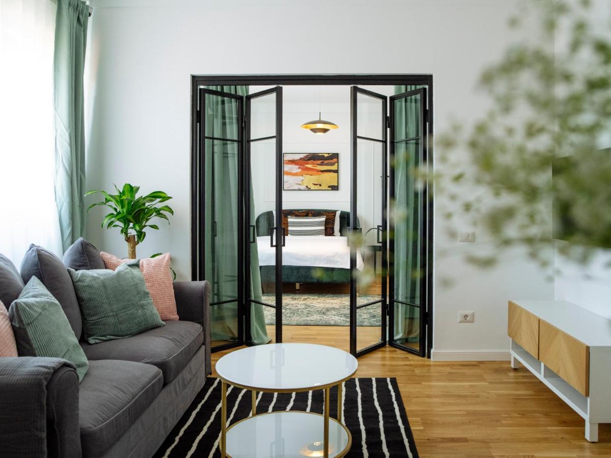 Apartment Sunny 3br Midtown Flat - Amazing View Balcony