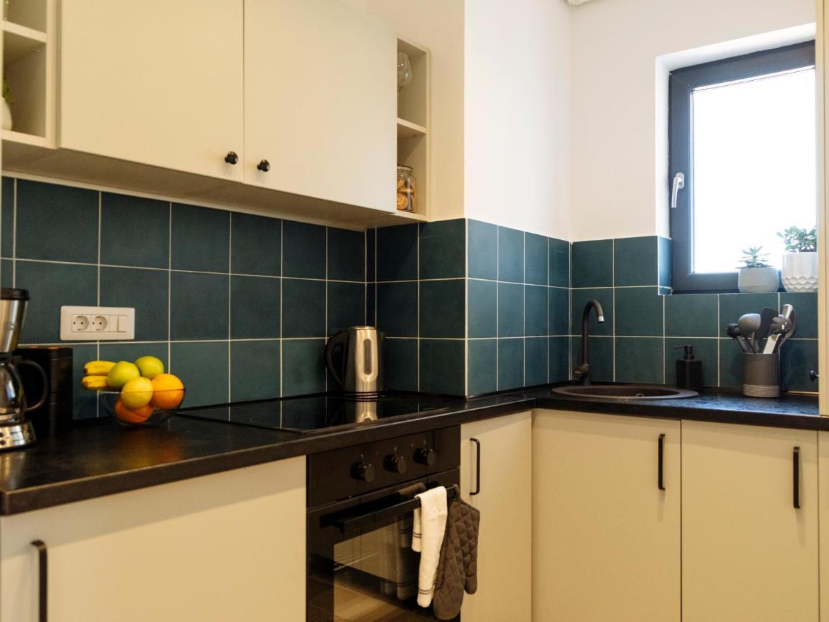 Sunny 3br Midtown Flat - Amazing View Balcony Apartment