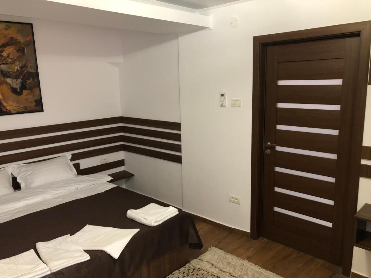 2 La Casa -