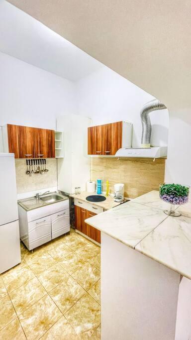 Luxury Studio With Hot Tub In The Old Town Apartment *