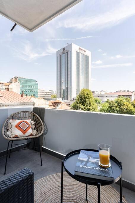 Bright 2br Flat - Location - Amazing Balcony Apartment *