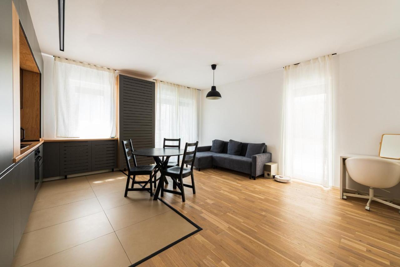 Sara - Stylish With Balcony Near Piata Obor Apartment *