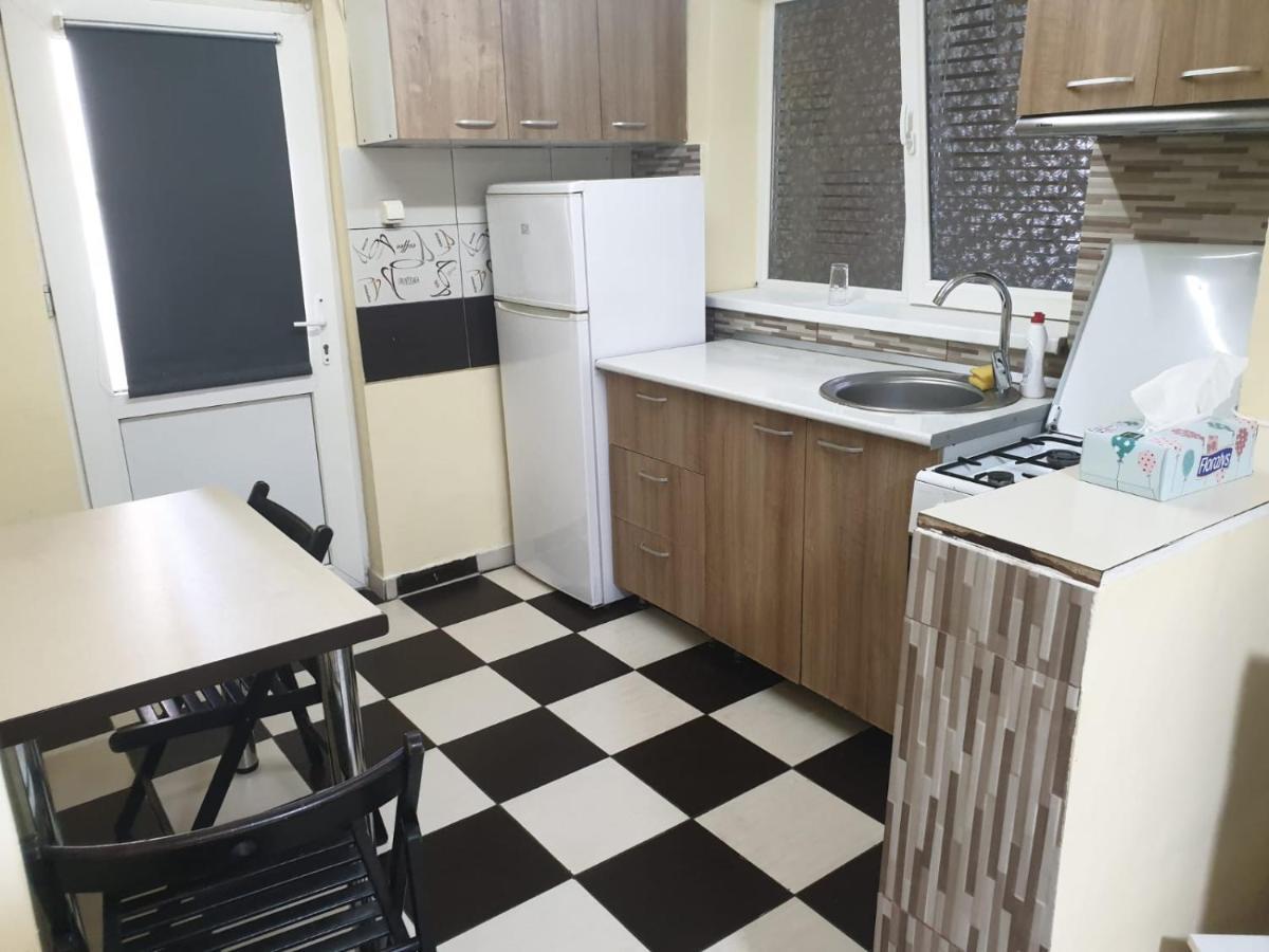 Apartment Garsoniera 1 *