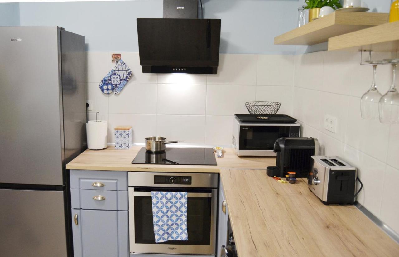 Sunshine - New & Quiet 1br Apt, Business Area, Close To Airport, Highway A3, Subway *