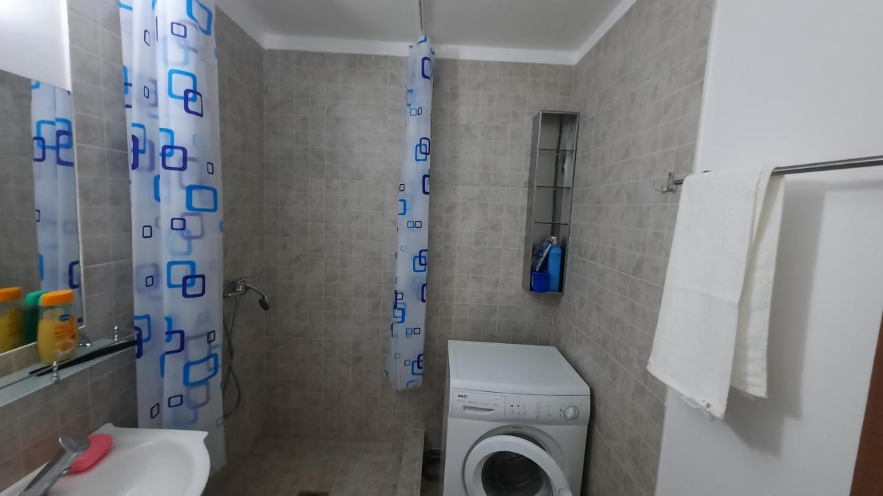 Apartamento Lovely 1 Bedroom With Free Street Parking Bucareste