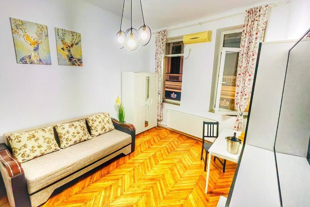 Luxury Studio With Hot Tub In The Old Town Apartment