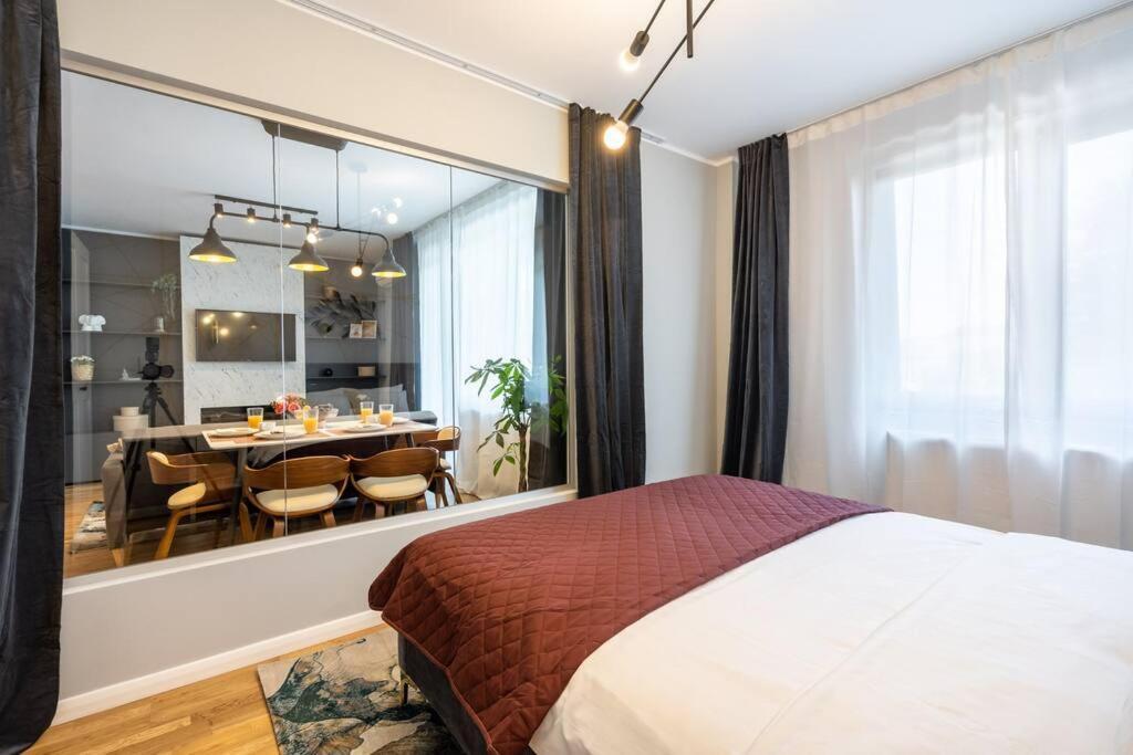 Bright 2br Flat - Location - Amazing Balcony Apartment *