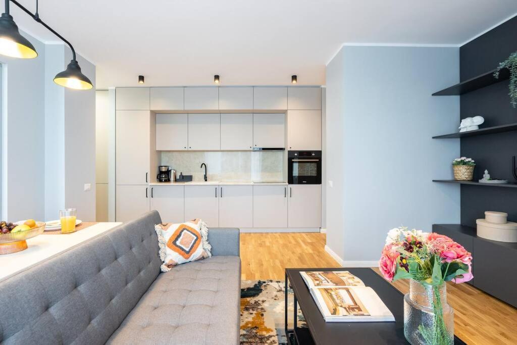 Bright 2br Flat - Location - Amazing Balcony * Bucharest