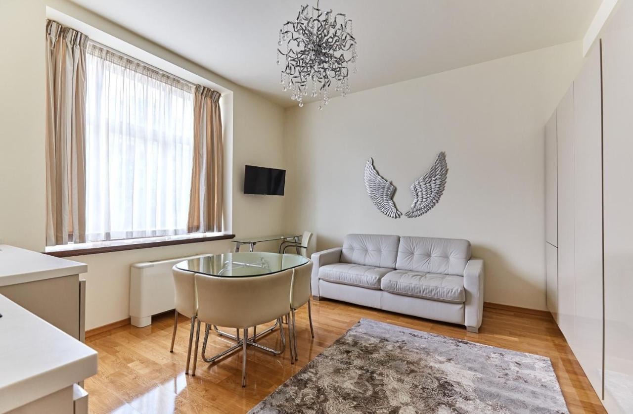 Rezident Apartamento