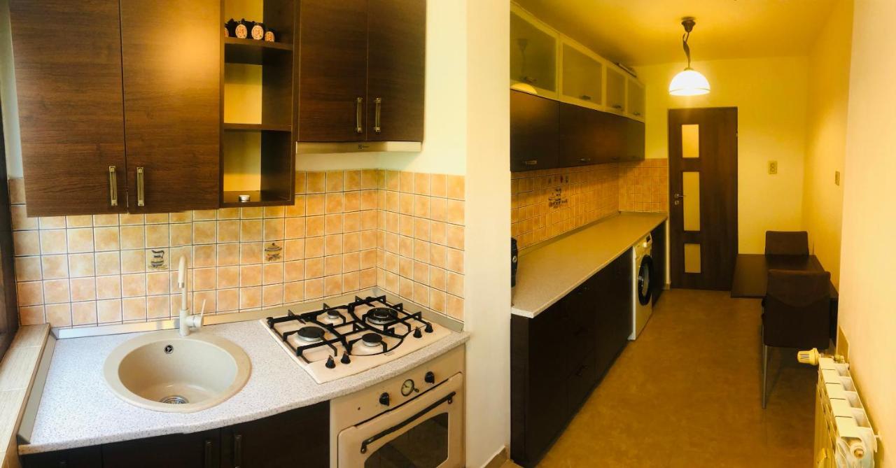 Near The Center, Subway, Mall And Park Apartment Bucharest