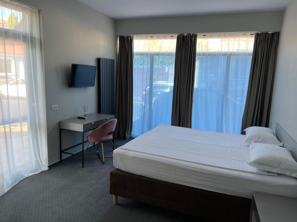 Aparthotel Urban 7 *