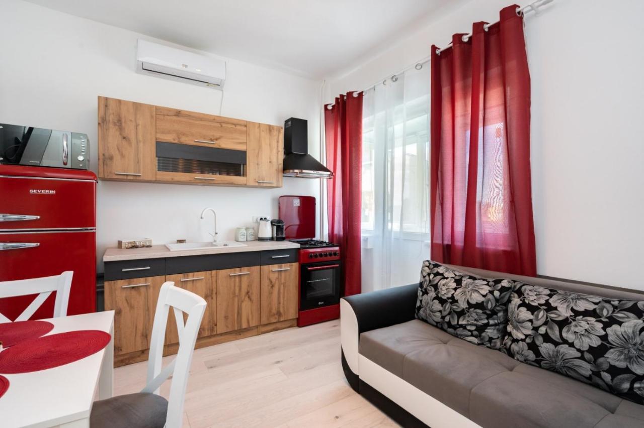 Spacious And Cozy In Apartment