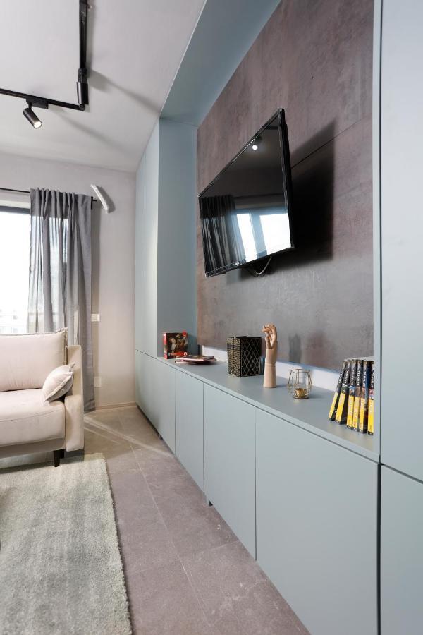 Apartment Lovely Industrial Studio With Netflix