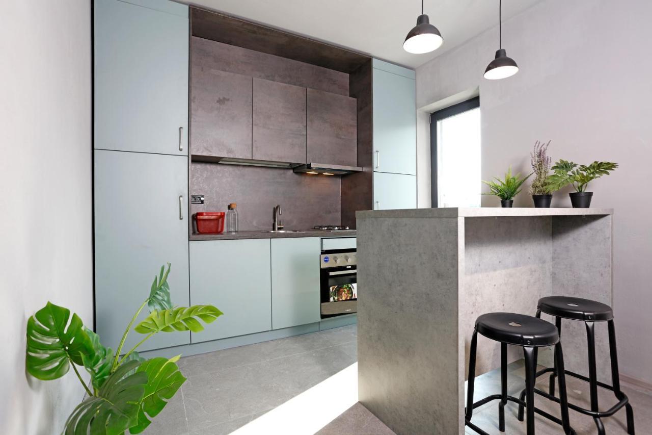 Apartment Lovely Industrial Studio With Netflix