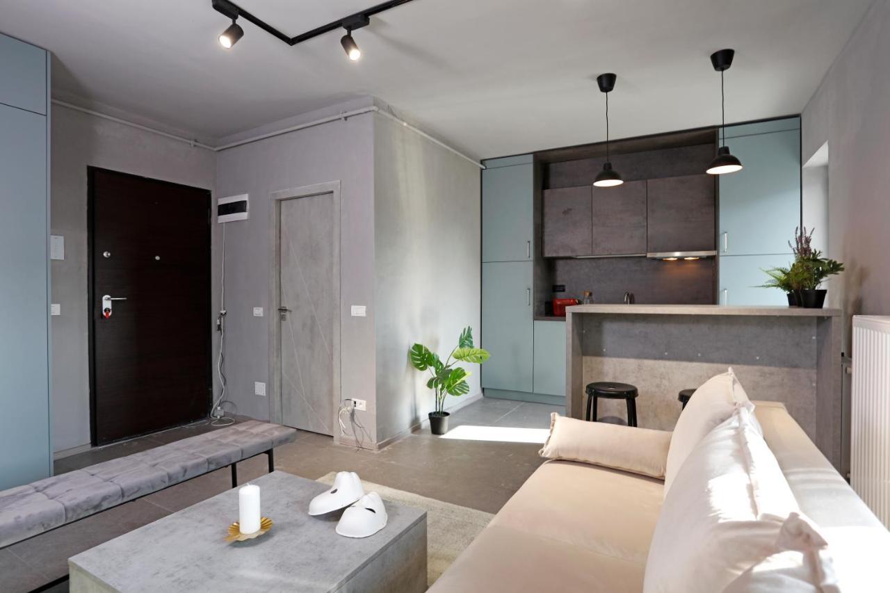 Lovely Industrial Studio With Netflix Apartment