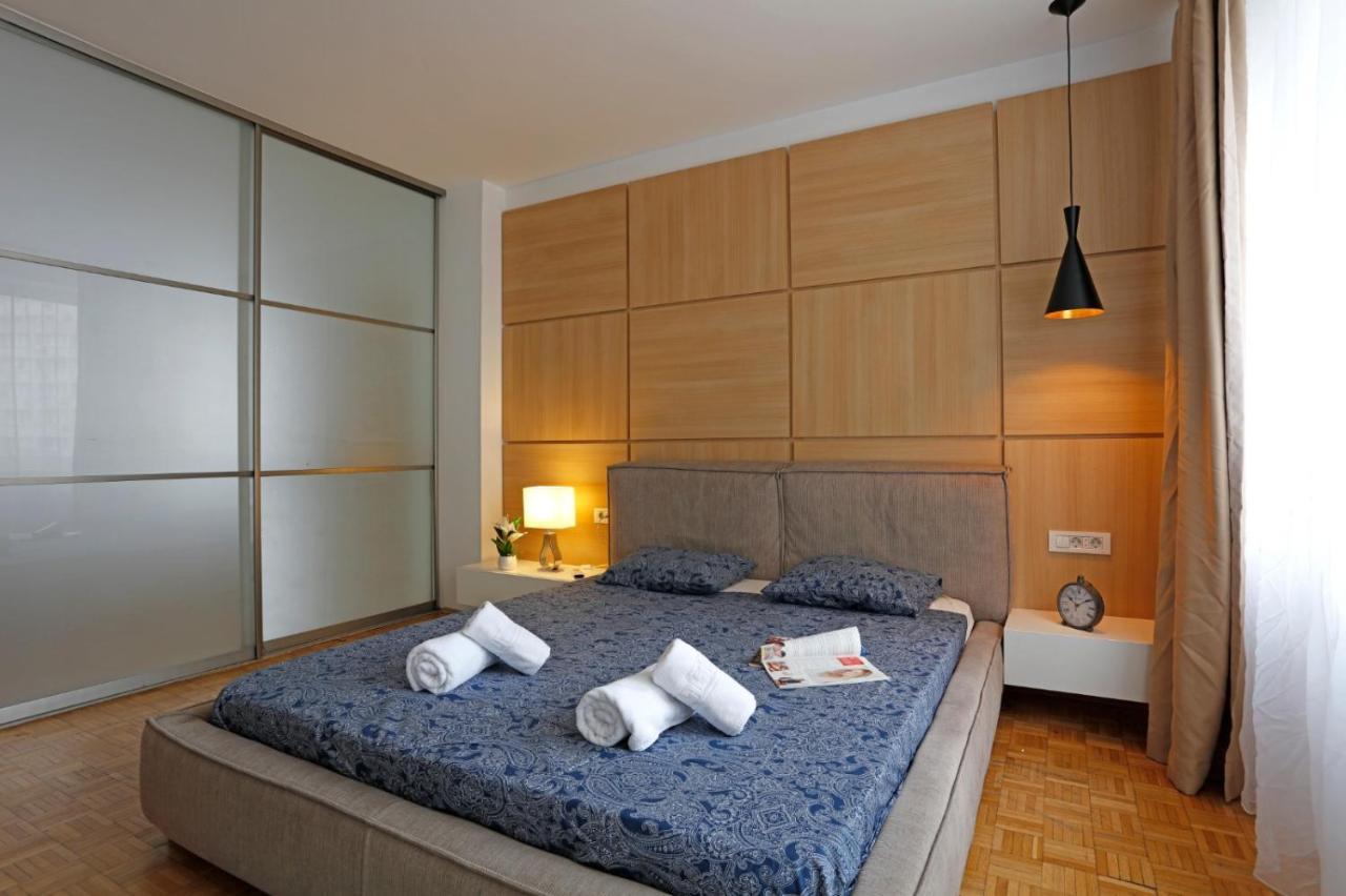 Apartment Lovely 2 Bedroom Near Old Town Bucharest
