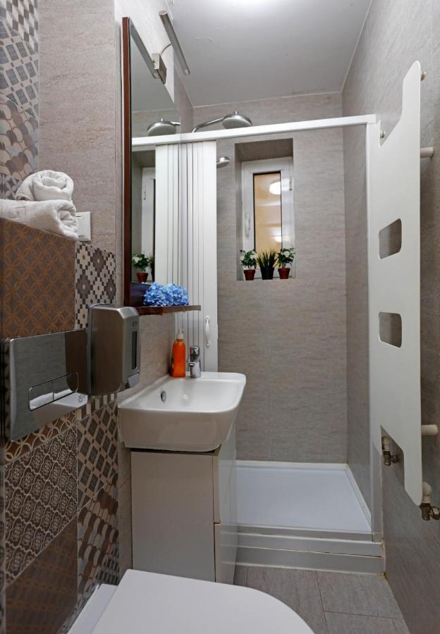 Lovely 2 Bedroom Near Old Town Bucharest
