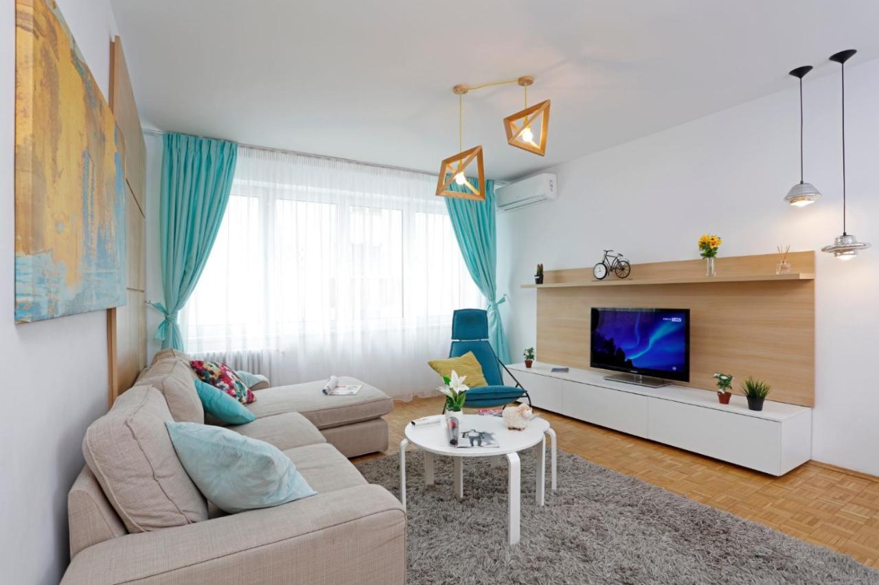 Apartment Lovely 2 Bedroom Near Old Town Bucharest