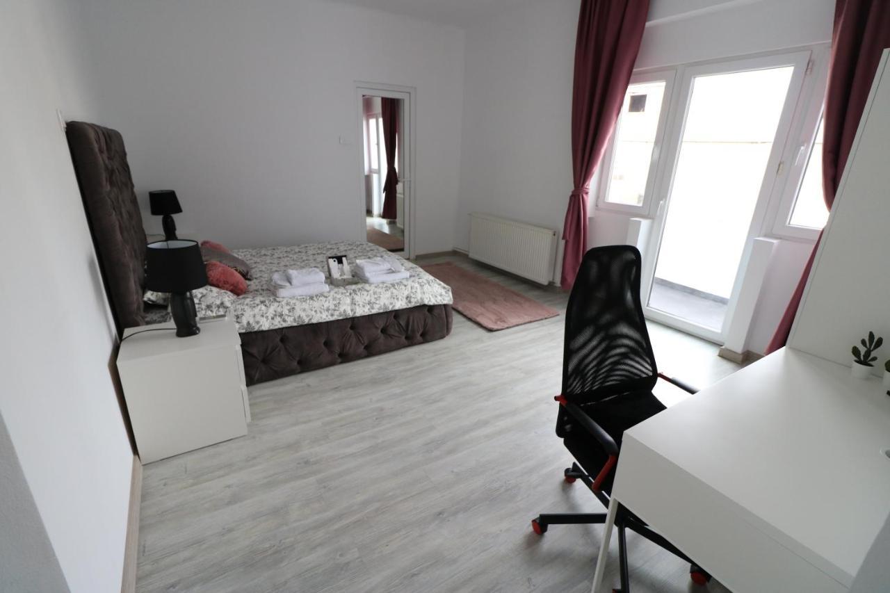 Athenee Palace - Panoramic View Terrace & Balcony - Free Minibar Apartament *