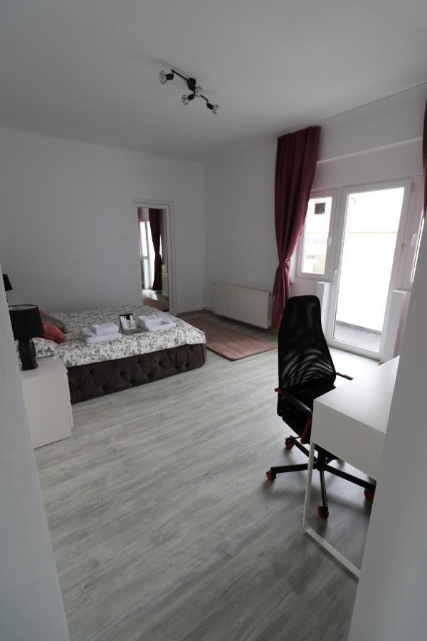 Apartament Athenee Palace - Panoramic View Terrace & Balcony - Free Minibar *