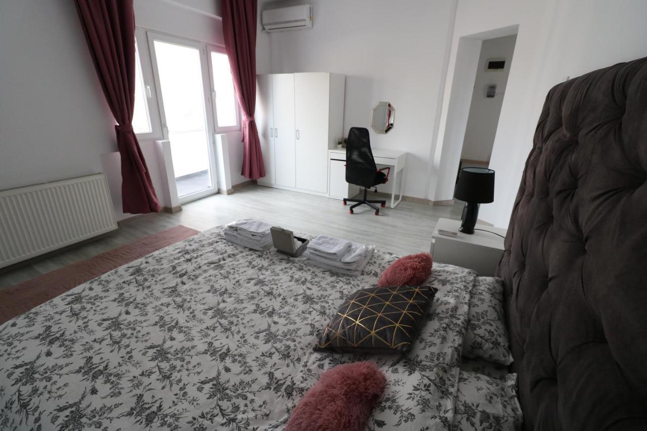 Athenee Palace - Panoramic View Terrace & Balcony - Free Minibar Apartament *