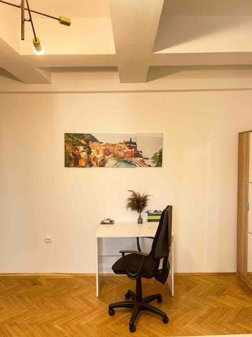 Cozy Flat Right Next To Bucharest's Park Bucureşti
