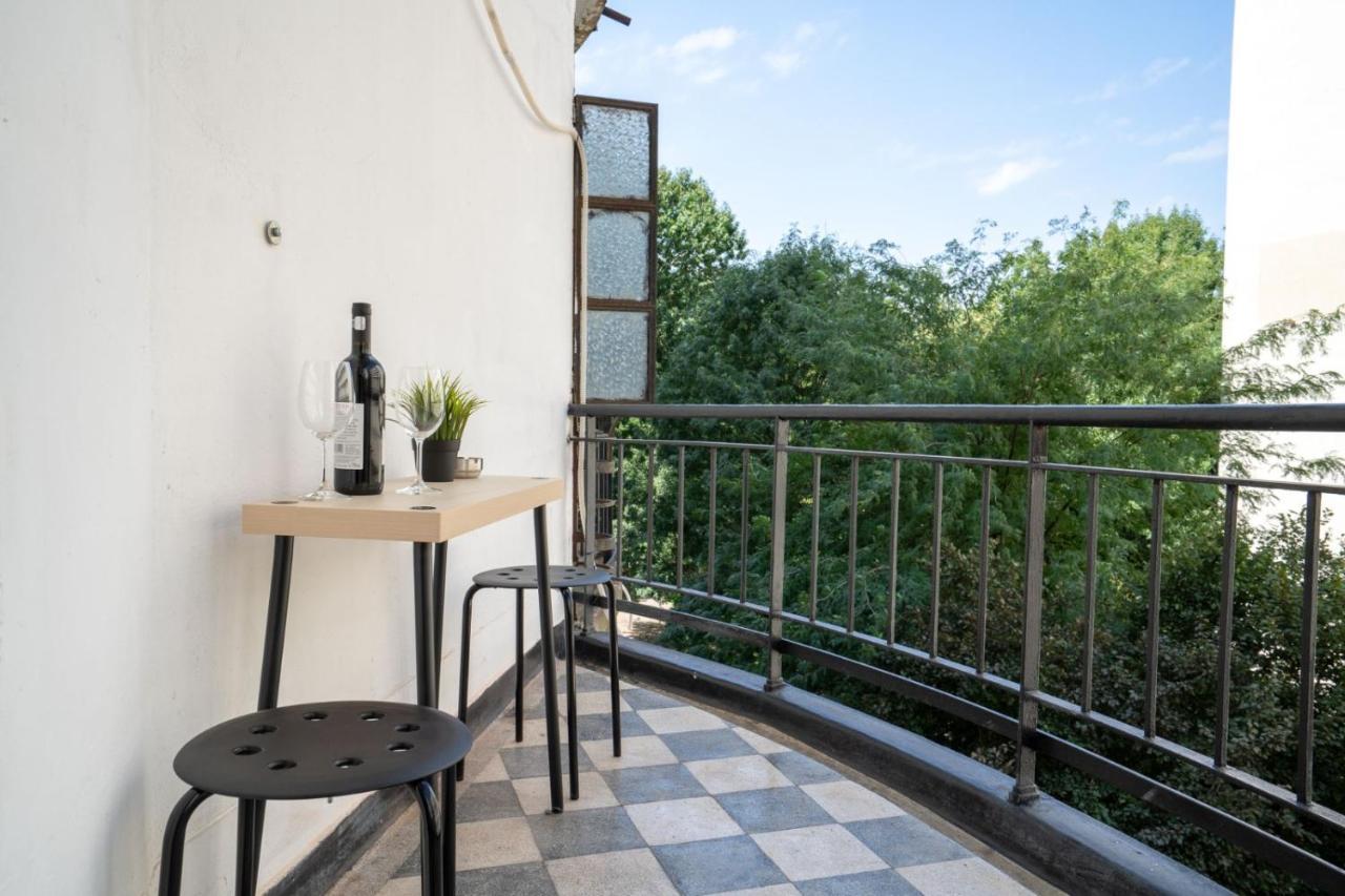 Bright Studio With Cismigiu Park View Apartament Bucureşti