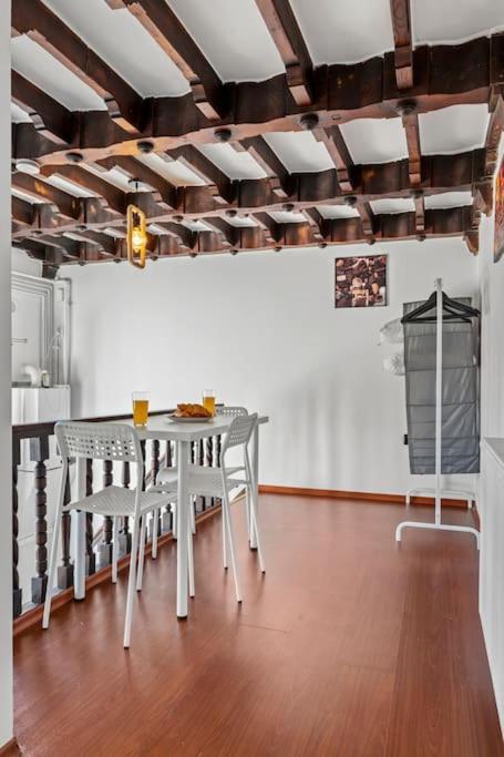 Central Penthouse Studio With Bbq & Jacuzzi
