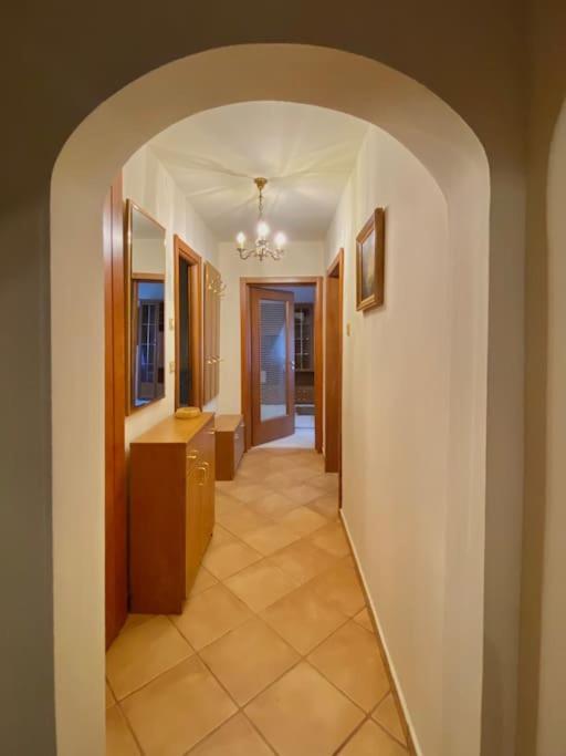 Lovely & Quiet 1-bedroom With Free Parking Apartament