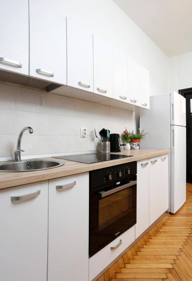 Lovely With 2 Bedrooms Apartament *