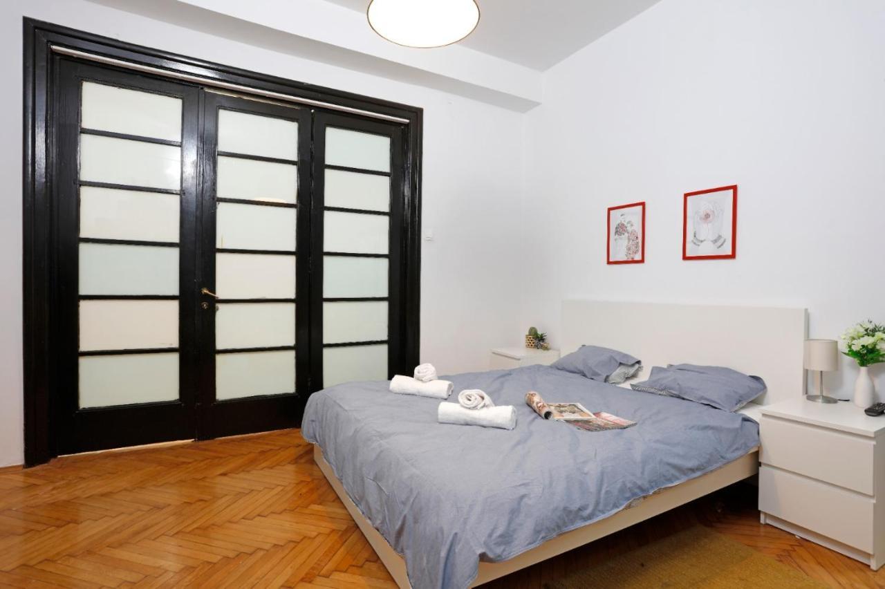 Apartament Lovely With 2 Bedrooms *