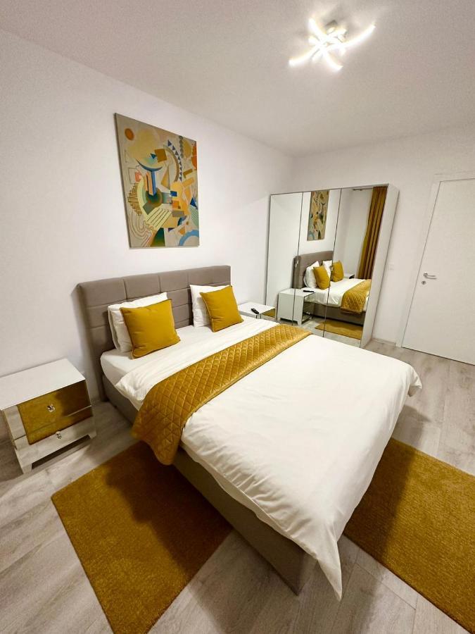 Hils Pallady Lyly Apartament *