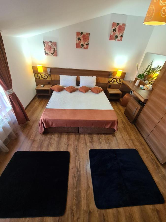 Bed & Breakfast Garsoniera Privata *