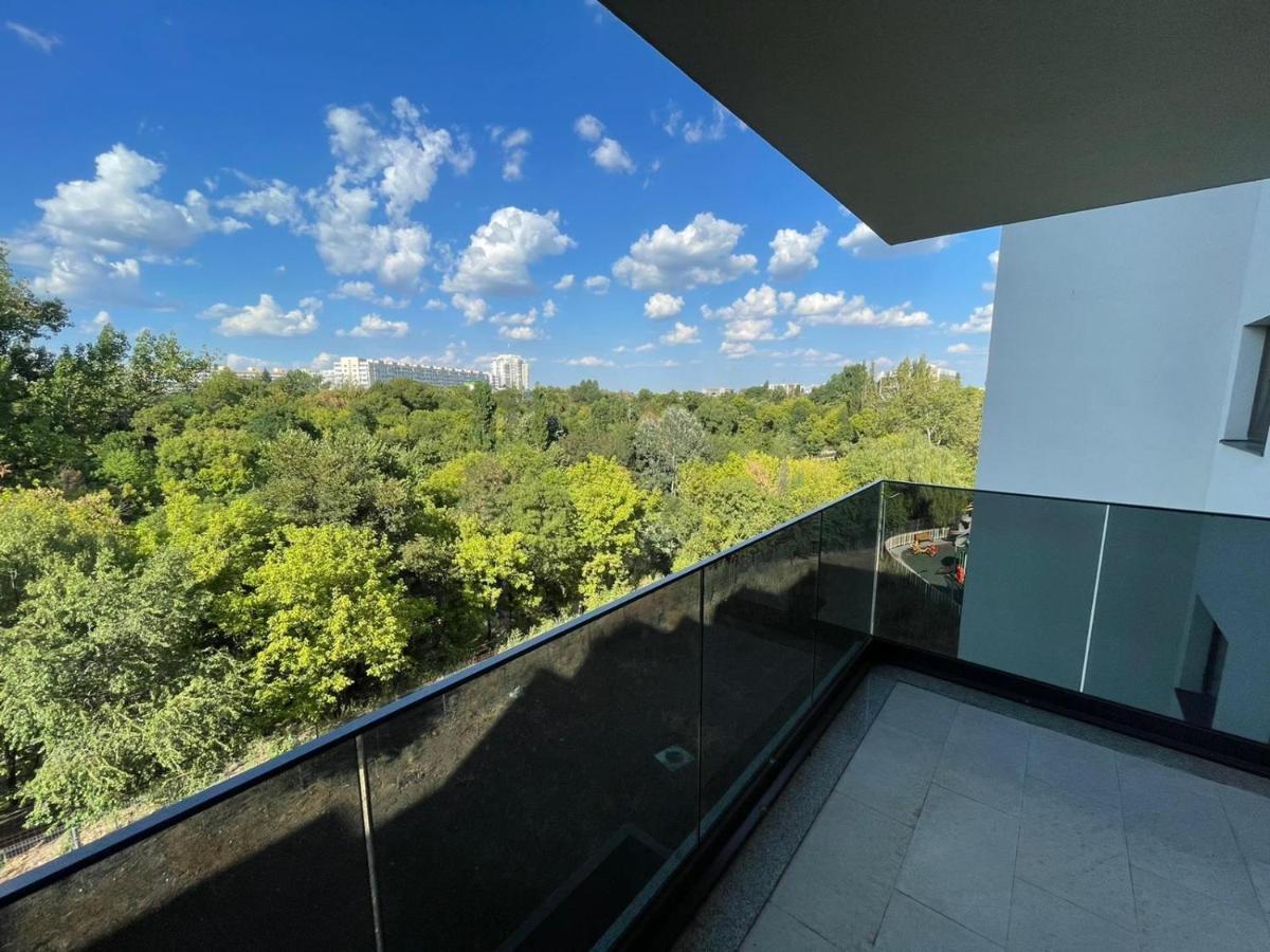 Tam - Nature Heaven - Private Parking Apartment Bucharest