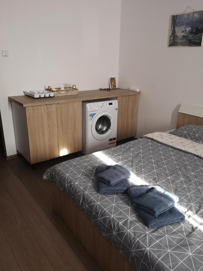 Gara Dinu Apartamento *