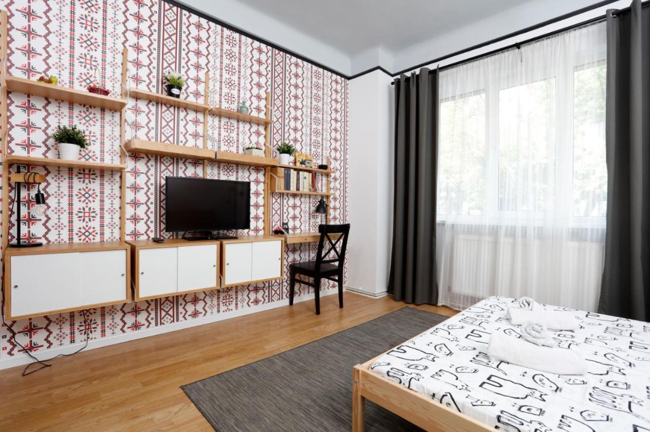 Traditional Modern 3 Bedroom In Center Bucharest