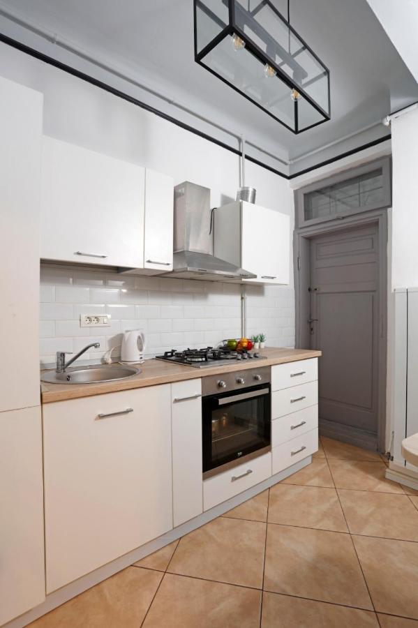 Apartment Traditional Modern 3 Bedroom In Center Bucharest