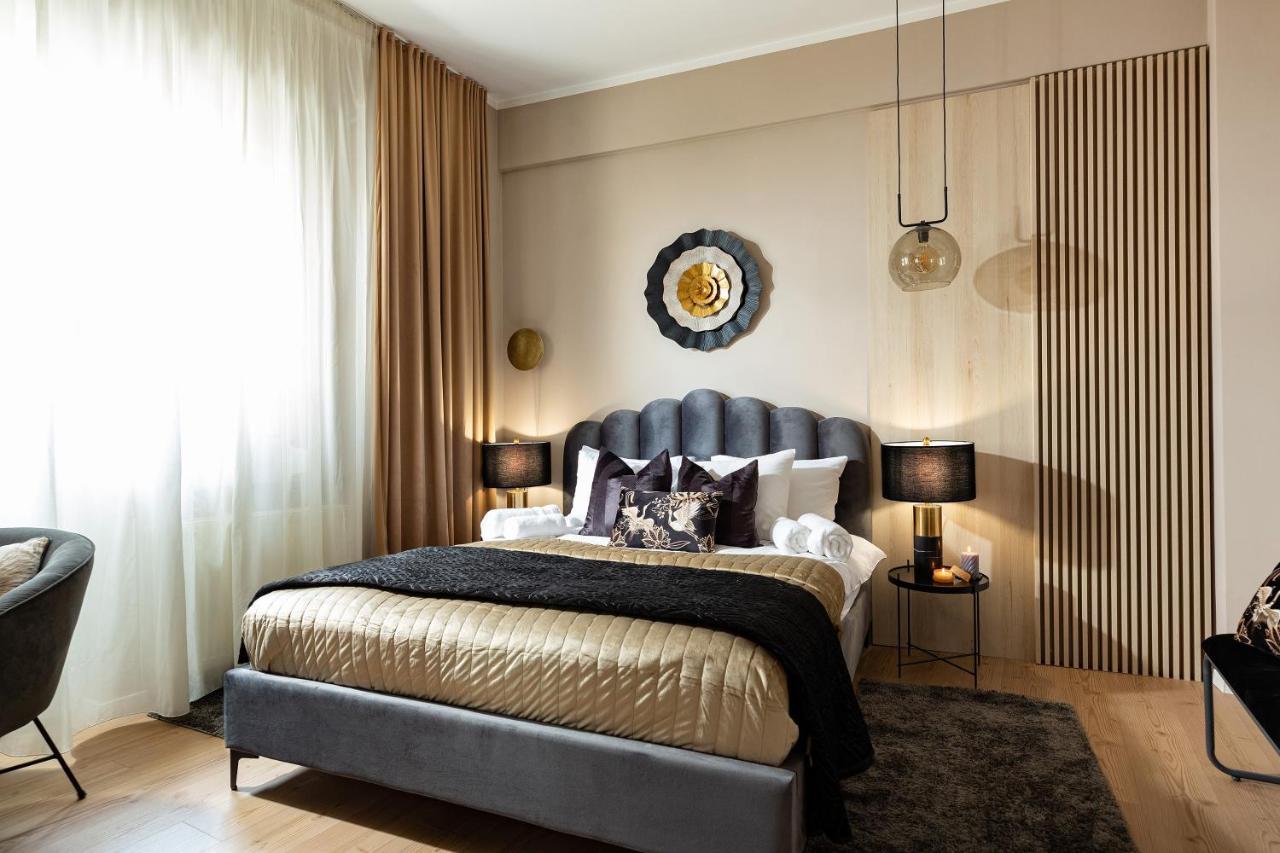Qult - Dune * Bucureşti