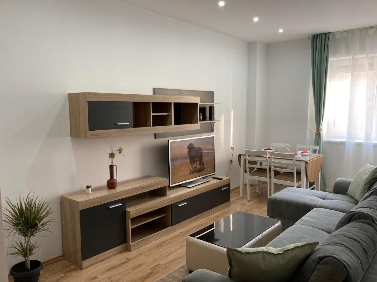 Laroka House Rin Grand Modern